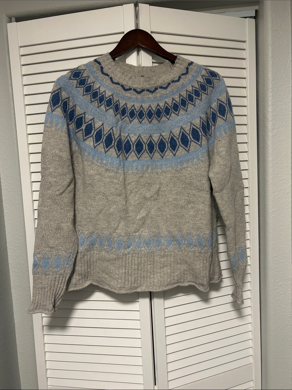 Kuhl Women's Light Gray Crewneck Sweater with Blue Fair Isle Yoke